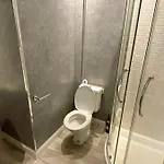 Large Contractor House - 6 Bedrooms - 10 Beds - Free Private Parking Tatil Evi