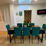 Large Contractor House - 6 Bedrooms - 10 Beds - Free Private Parking Middlesbrough