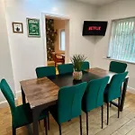 Large Contractor House - 6 Bedrooms - 10 Beds - Free Private Parking * Middlesbrough