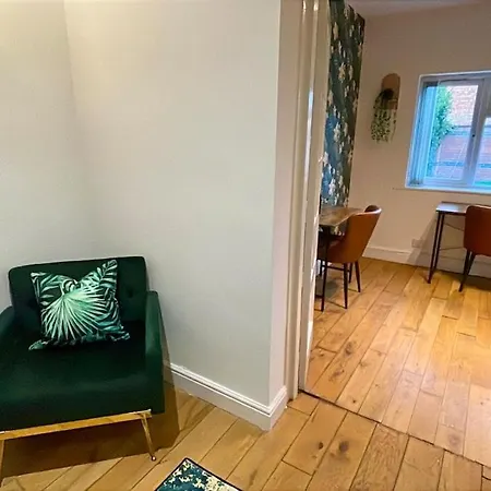 別荘 Large Contractor House - 6 Bedrooms - 10 Beds - Free Private Parking *