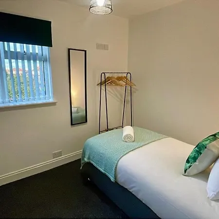 Large Contractor House - 6 Bedrooms - 10 Beds - Free Private Parking 別荘 ミドルズブラ