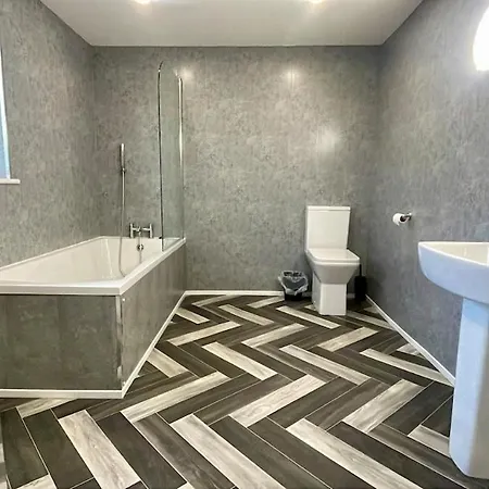 Large Contractor House - 6 Bedrooms - 10 Beds - Free Private Parking 別荘 ミドルズブラ